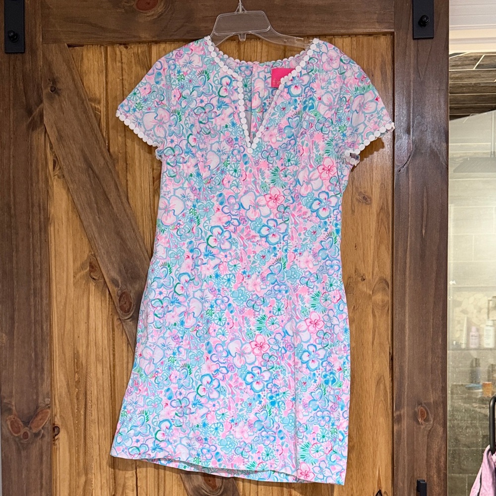 Lilly Pulitzer Braylin Stretch Shift Dress “Resort White Love Bug” pattern
